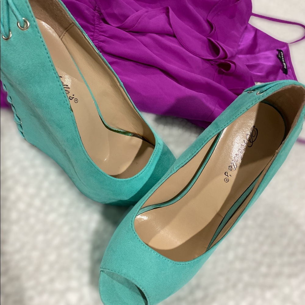 Breckelle’s mint blue wedge peep toe